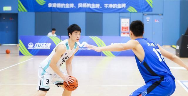 助攻, 砍下, 抢断 助攻, 砍下, 抢断