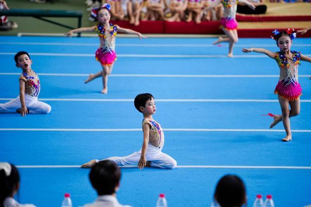 专业电子打, 昆明市体育, 平衡木