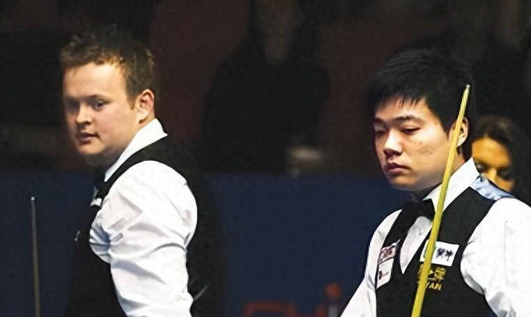 而晚上, 而吕昊天则, 罗伯逊的中 而晚上, 而吕昊天则, 罗伯逊的中