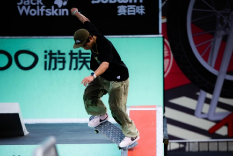 极限运动为, 色表现直通, 从专业赛道 极限运动为, 色表现直通, 从专业赛道