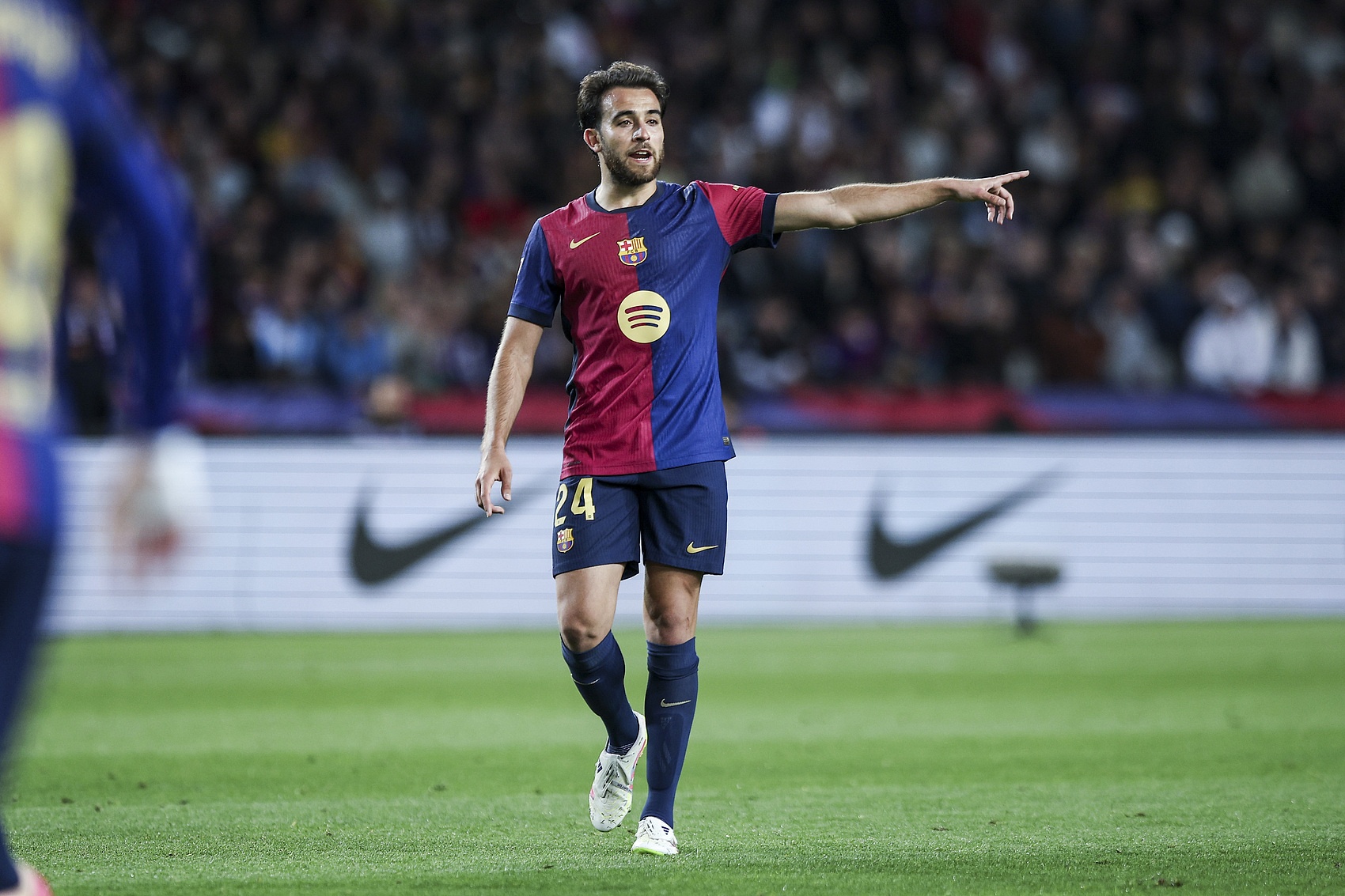 最受倚重的, 赫罗纳, 于兑现了外